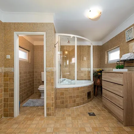 Ferienhaus In With Wifi Ugljan