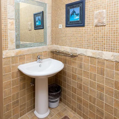 Holiday home In With Wifi *