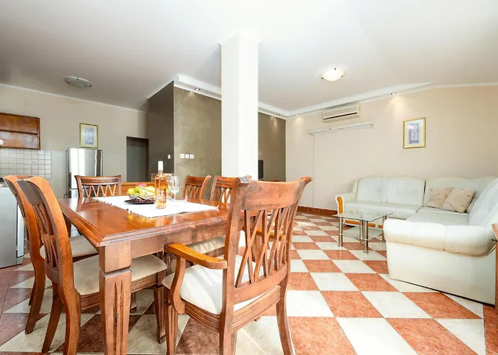 Tatil Evi In With Wifi Ugljan